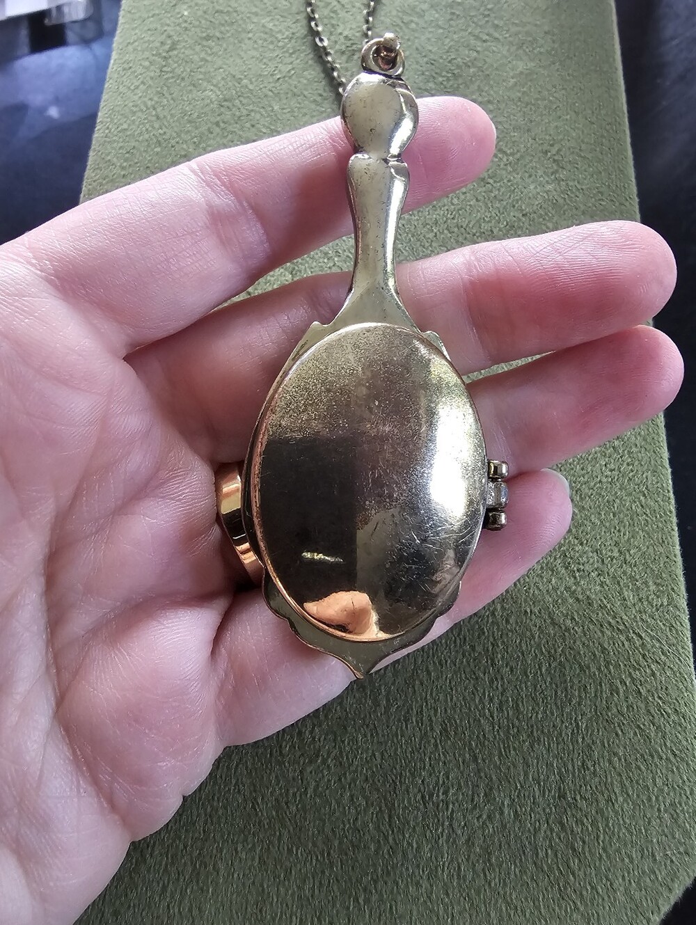 Locket Necklace - Picture 4 of 4